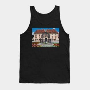 Building in Muta Tank Top